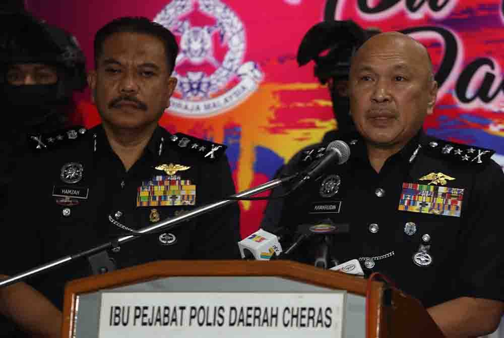 Mohd Kamarudin pada sidang akhbar di Ibu Pejabat Polis Daerah Cheras, pada Rabu.