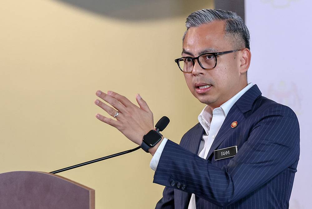 Fahmi Foto Bernama
