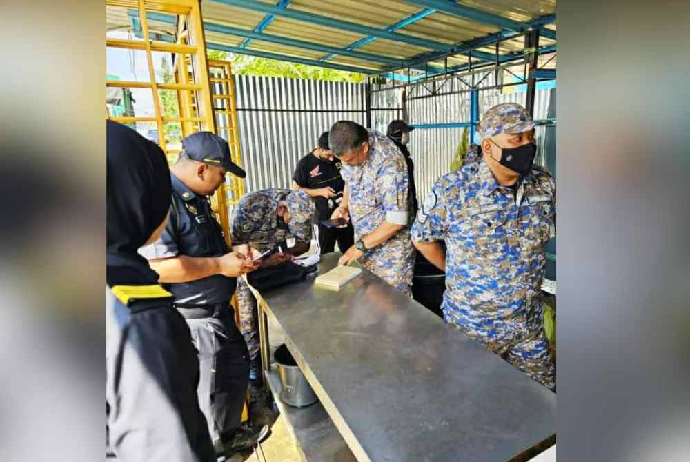 Pemeriksaan mendapati peniaga menggunakan alat timbang sukat elektronik yang tidak ditentusahkan bagi tujuan perdagangan.