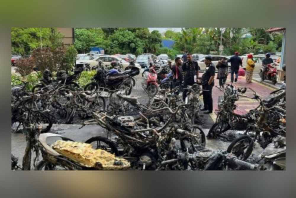 Sebanyak 34 motosikal dilaporkan terbakar di kawasan parkir Blok G, Projek Perumahan Rakyat Kampung Muhibbah, Bukit Jalil pada Julai 2022 yang lalu.