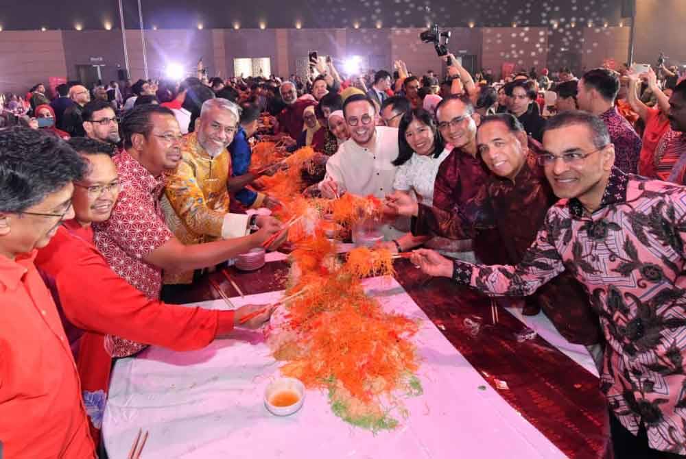 Steven meraikan sambutan Tahun Baharu Cina di Pusat Dagangan dan Pameran Antarabangsa Malaysia (MITEC), Kuala Lumpur pada Rabu.