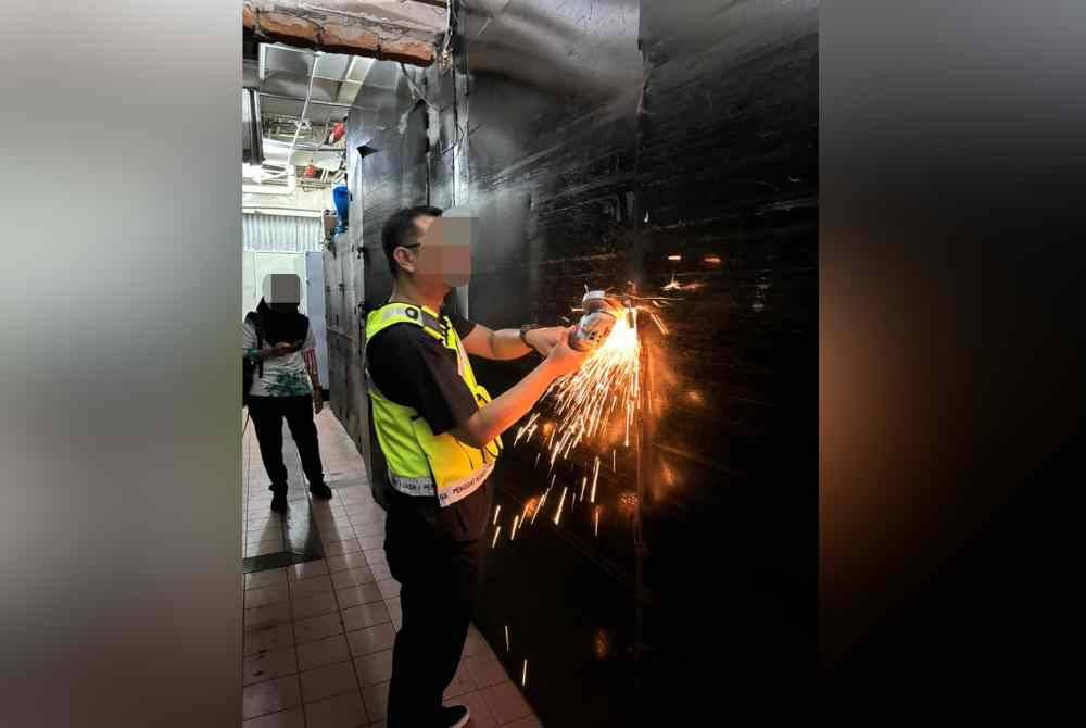 Terdapat premis yang dikunci dipercayai untuk mengelakkan dikesan pihak berkuasa.