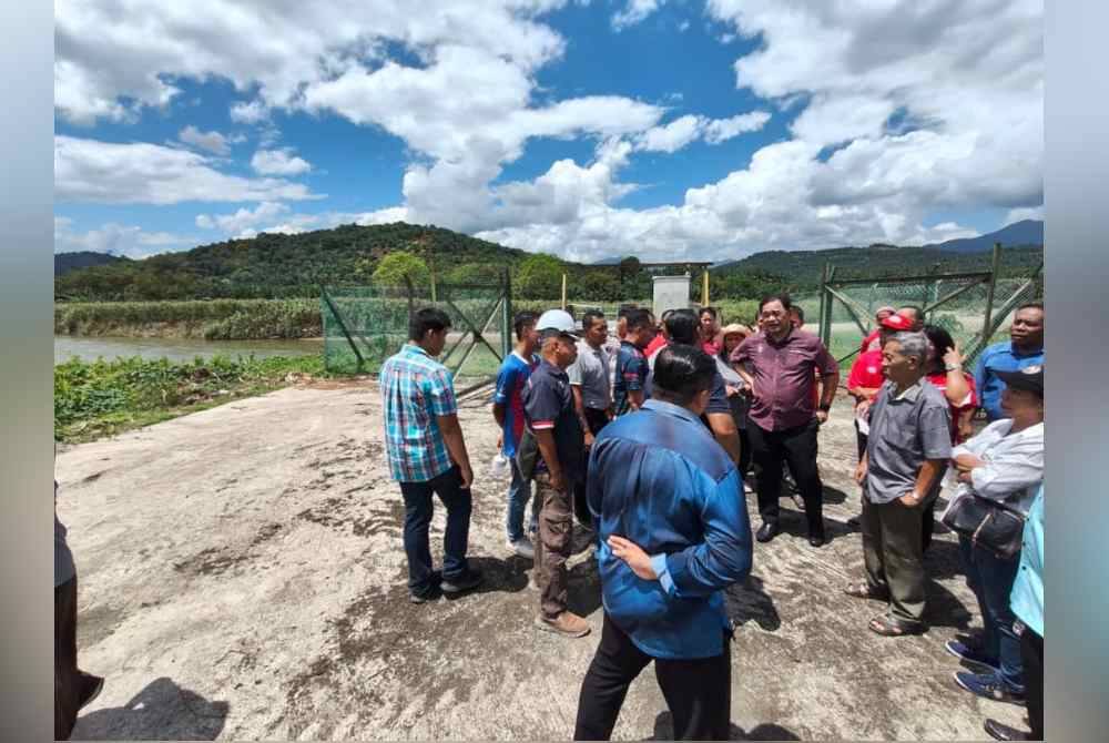James ketika membuat lawatan mengejut di LRA Botition Nangoh, Pitas pada Khamis.