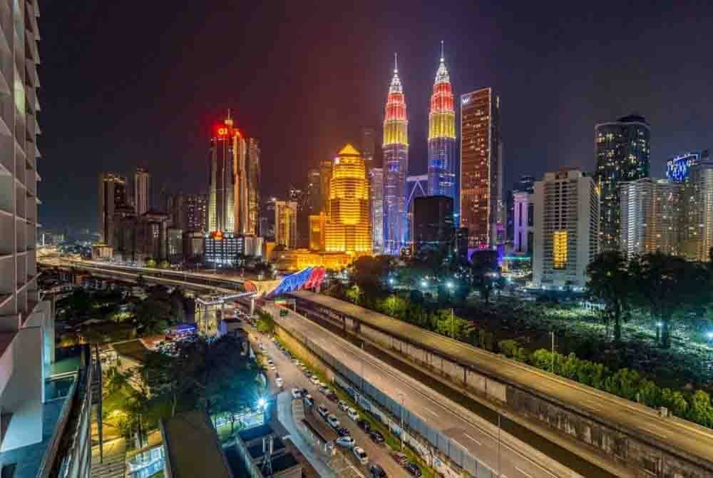 Sektor pelancongan negara dilaporkan masih berada di bawah paras prapandemik walaupun kadar ketibaan dan perbelanjaan pelancong telah merekodkan pertumbuhan positif. Foto hiasan