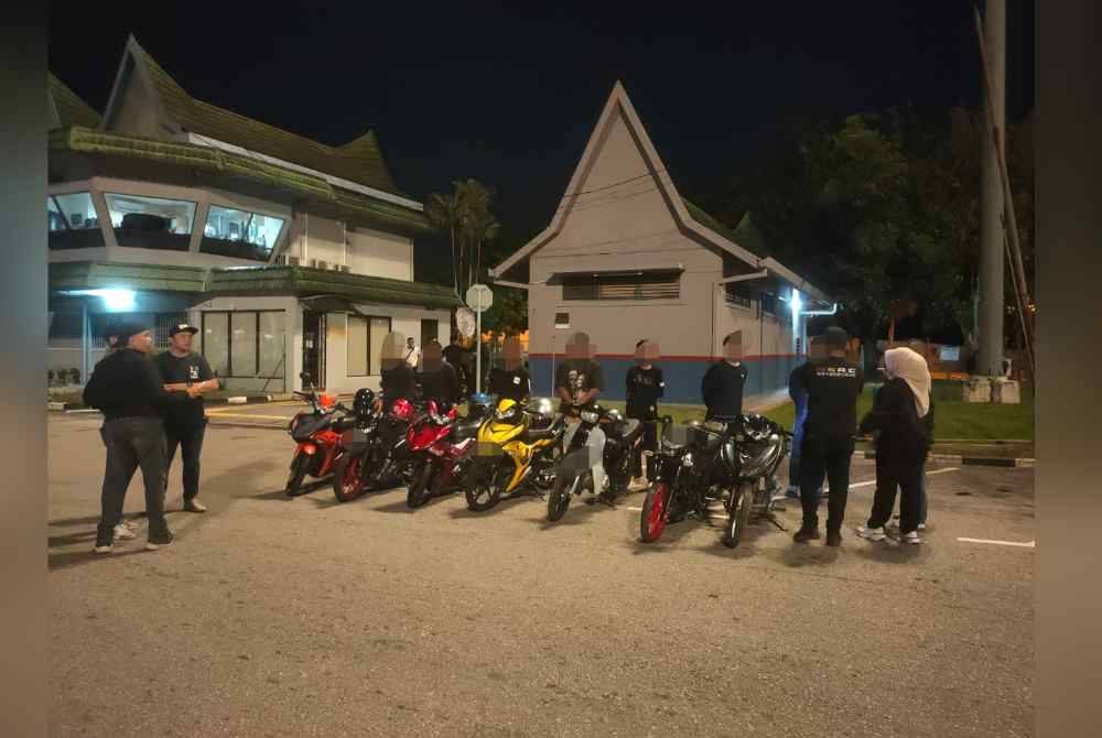 Antara penunggang motosikal yang ditahan di sekitar Seremban, pada Ahad.