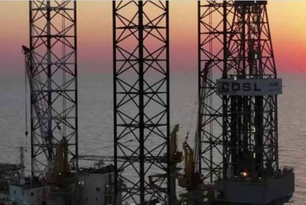 Terletak kira-kira 170 kilometer dari wilayah Tianjin, rizab minyak itu terbukti mempunyai lebih 200 juta meter padu minyak dan gas. Foto REUTERS