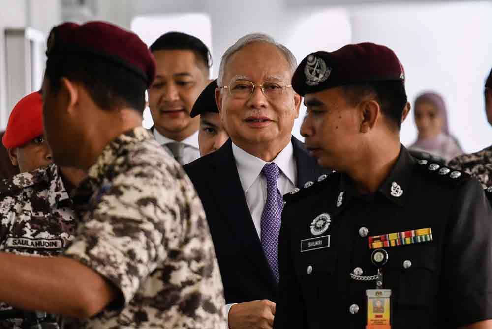 Najib, 70, berdepan empat pertuduhan iaitu menggunakan kedudukan beliau untuk memperoleh suapan berjumlah RM2.3 bilion dana 1MDB dan 21 pertuduhan pengubahan wang haram membabitkan jumlah yang sama. Foto fail Bernama