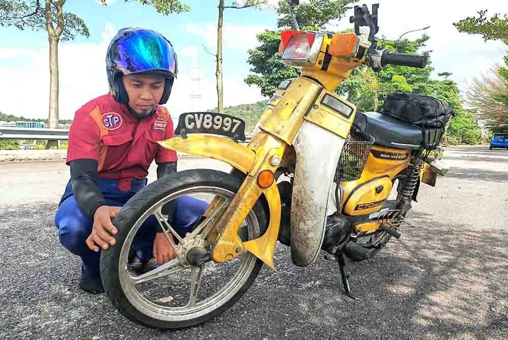 Motosikal ini telah empat tahun tersadai sebelum dibaik pulih dengan kos kira-kira RM2,500.