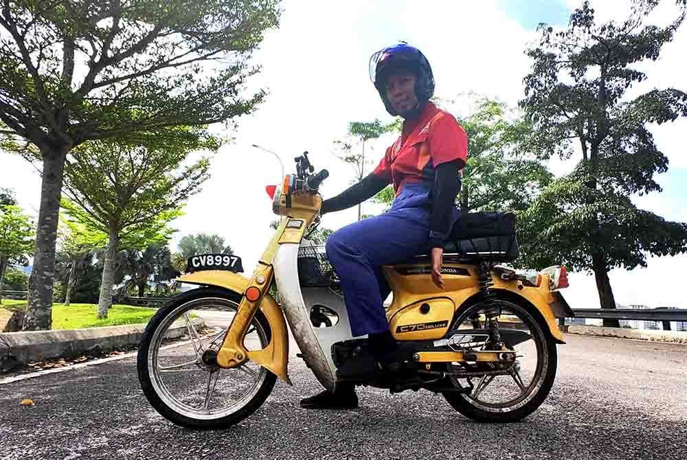 Mat Dam memilih untuk menunggang motosikal lama ini kerana ingin merasai satu pengalaman baharu.