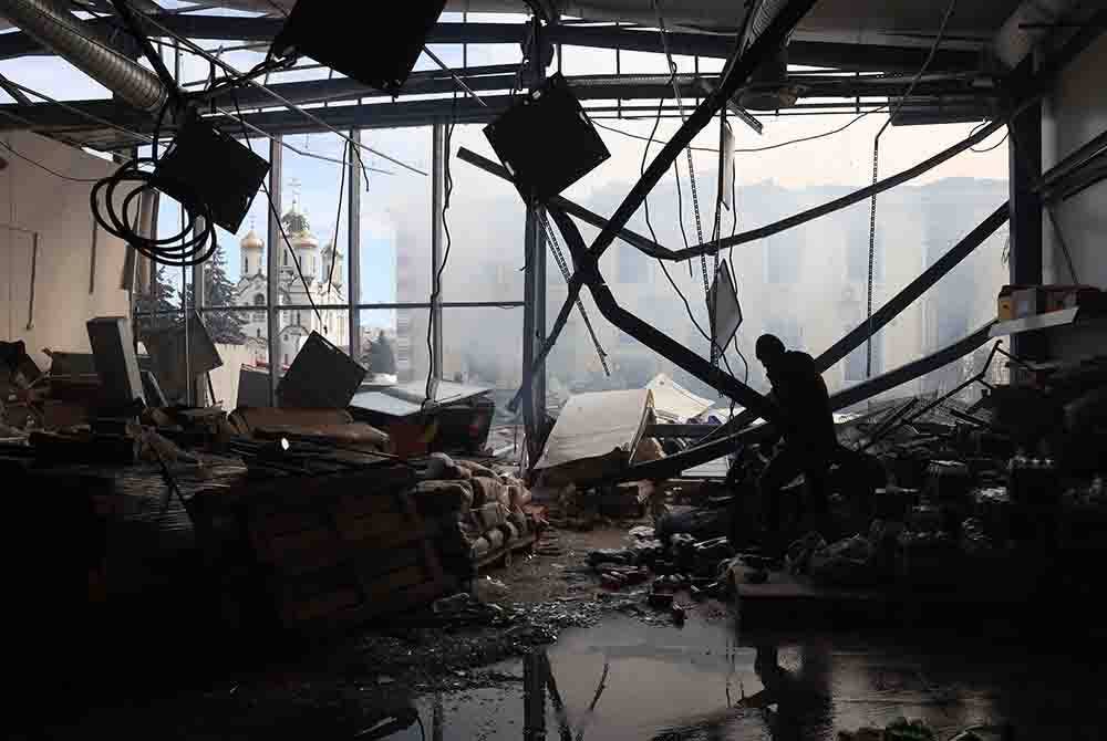 Rusia terus memperhebatkan serangan misil ke atas wilayah timur Donetsk.