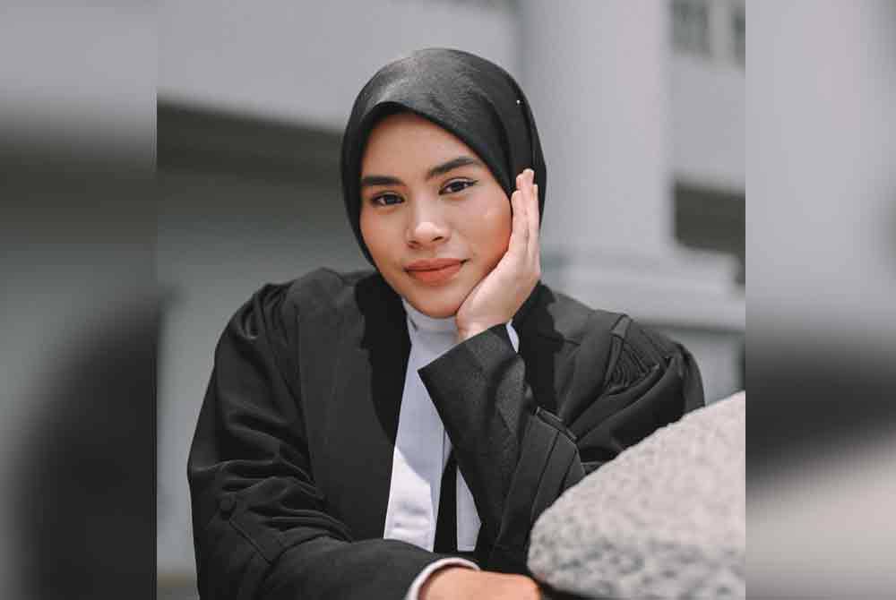 Tun Laila mempunyai lebih 760,000 pengikut di media sosial.