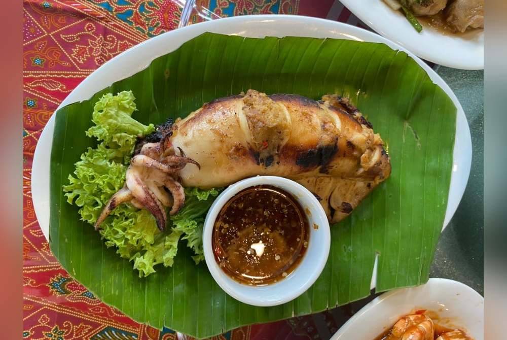 Antara signatur hidangan yang terdapat di restoran Chandat@Terapung.