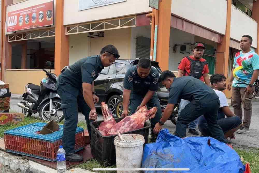 Gerai jualan daging lembu disita.