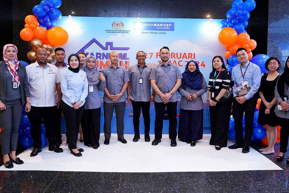 Bank Rakyat akan menganjurkan Karnival Bazaar Riang Raya yang merupakan jualan tanpa tunai yang menghimpunkan 100 usahawan di Menara Kembar Bank Rakyat selama tiga hari bermula 1 April hingga 3 April 2024. Foto Sinar Harian-MOHD HALIM ABDUL WAHID
