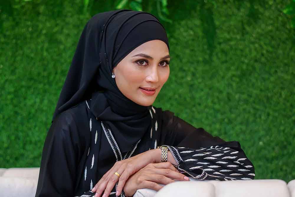 Fasha Sandha, 40, menggayakan abaya ketika ditemui pada majlis pelancaran pembukaan AL FARO Exclusive, baru-baru ini. Foto Bernama