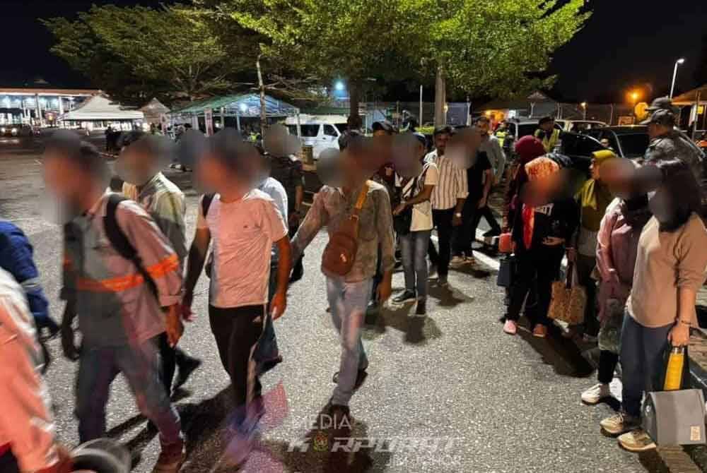 Sebahagian warga asing yang ditahan. - Foto JIM Johor