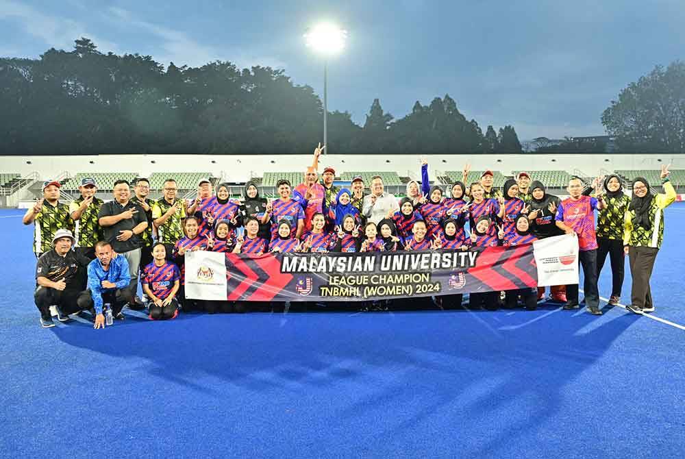 Pemain, jurulatih dan pengurusan Malaysian University meriakan kejayaan muncul juara MHL 2024. Foto: Sukan IPT
