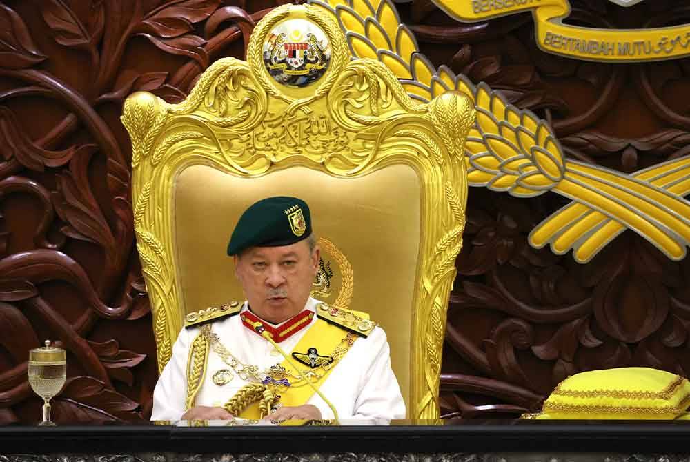 Yang di-Pertuan Agong Sultan Ibrahim berkenan menyampaikan Titah Diraja pada Istiadat Pembukaan Mesyuarat Pertama Penggal Ketiga, Parlimen ke-15 di Dewan Rakyat, Isnin lalu. Foto Bernama