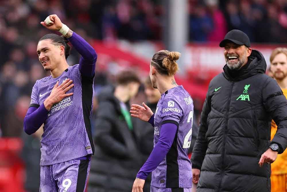 Gol tunggal Nunez (kiri) minit akhir permainan membolehkan Liverpool mengutip tiga mata di City Ground. Foto Agensi