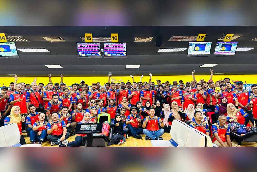 Penganjur dan peserta yang mengambil bahagian dalam Kejohanan Boling Anak Perantau KPPMM TRWLK 2024 yang berlangsung di Ole-Ole Superbowl, Seksyen 18, Shah Alam pada Ahad.