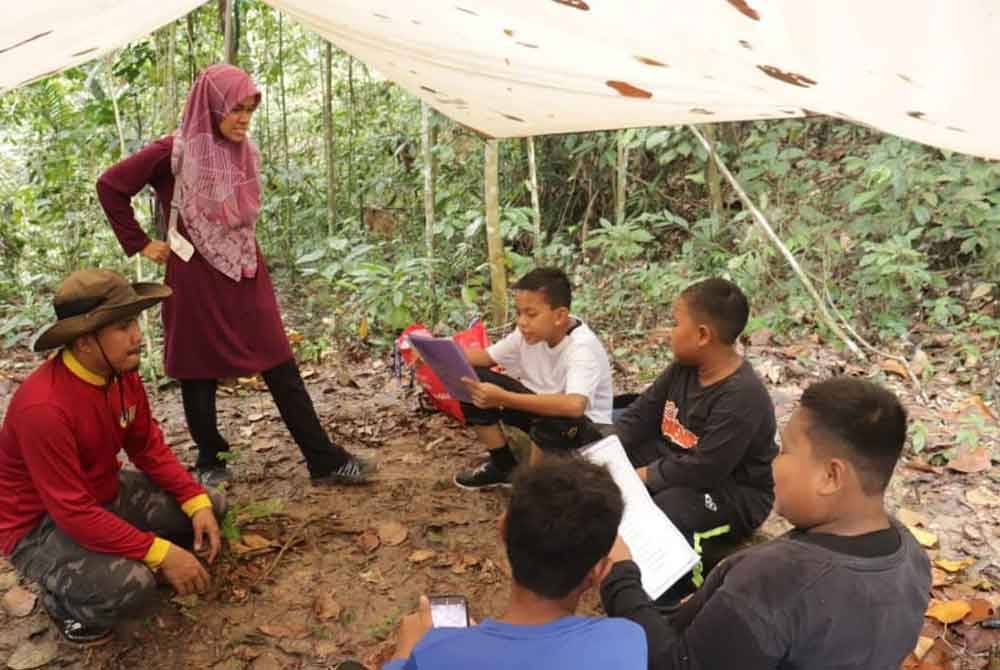 Kelas mengaji di luar bilik kuliah bagi menarik pelajar mendekati al-Quran.
