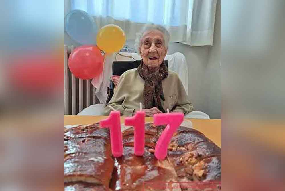 Manusia tertua di dunia, Maria Branyas Morera menyambut hari lahirnya yang ke-117 di Catalonia, Sepanyol, pada Isnin. Foto Guinness World Records
