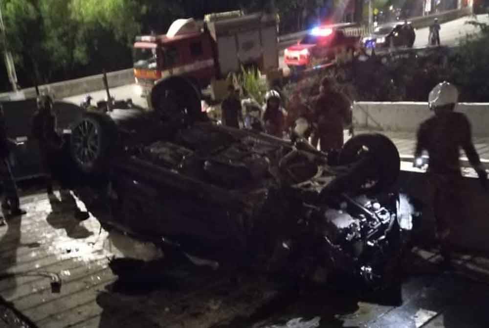 Seorang maut manakala dua lagi cedera dalam kemalangan di Bandar Tun Hussein Onn pada Selasa.