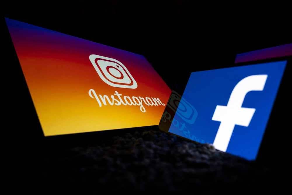 Meta sedang berusaha untuk memulihkan perkhidmatan Facebook dan Instagram kepada penggunanya pada masa ini. Foto fail AFP