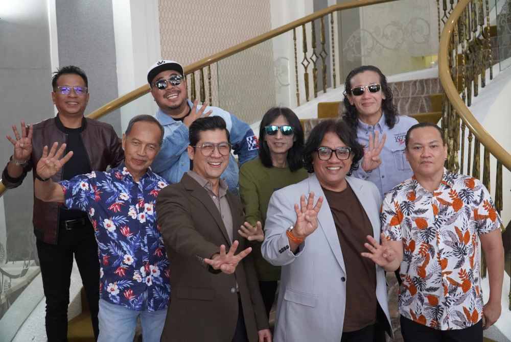 Nizam bersama sebahagian artis yang akan memeriahkan Showcase Amal Artis Legenda 4.0 yang akan diadakan pada 1 Jun 2024 di Hotel Grand Barakah.