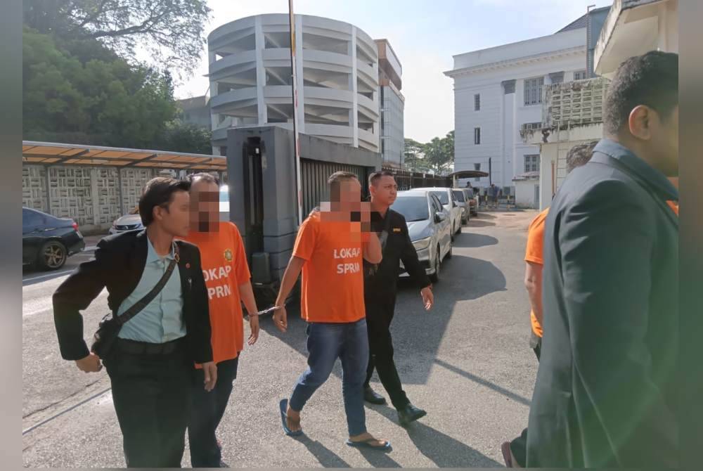 Lima individu termasuk tiga pegawai Jabatan Imigresen direman lima hari bagi membantu siasatan kes meminta dan menerima rasuah bagi menyeludup warga asing masuk menerusi LTAS.