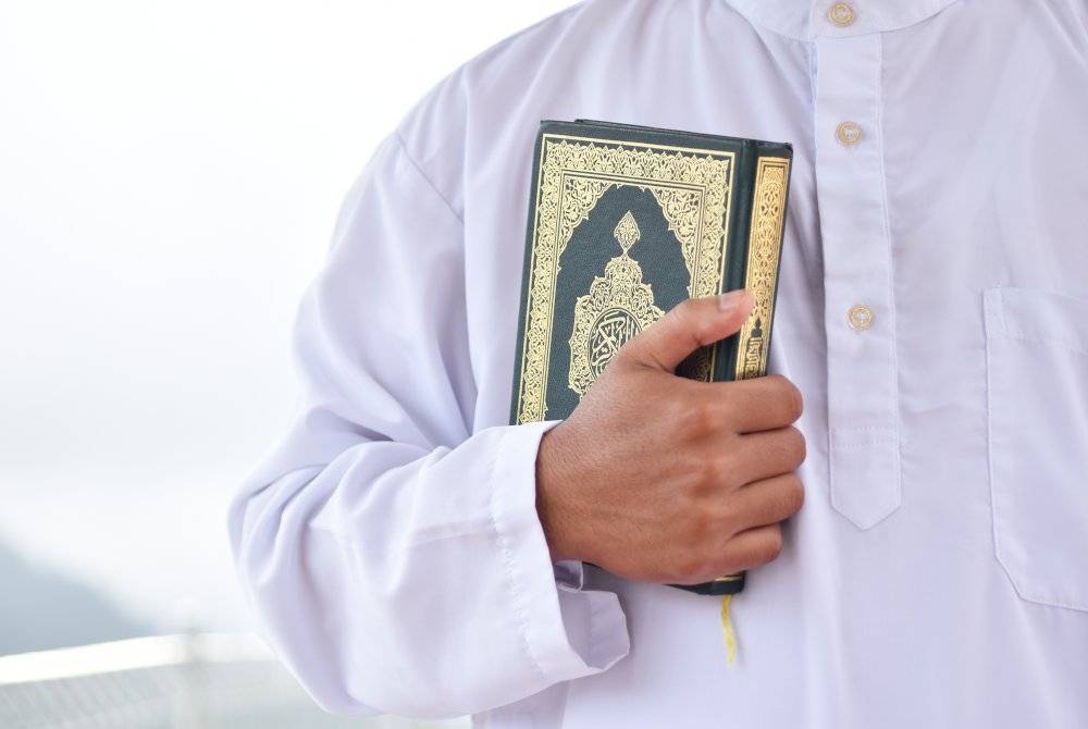  USAH lepaskan peluang untuk membaca, bertadarus, khatam dan mentadabbur al-Quran sepanjang Ramadan ini kerana begitu besar imbalannya. -Foto: 123rf