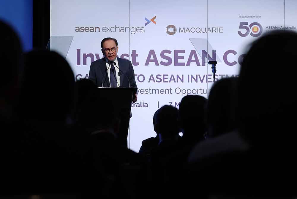 Lawatan pertama Anwar ke Australia sejak meneraju Putrajaya itu boleh disifatkan sebagai 'menyempurnakan dua misi sekali harung'. Foto Bernama