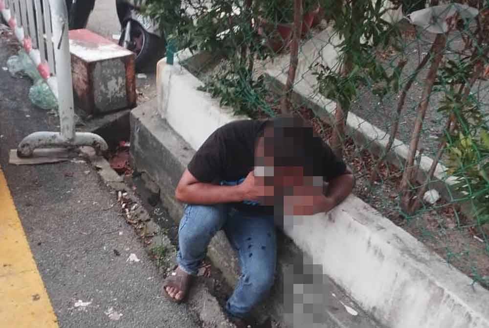 Suspek yang mengalami luka pada bahagian muka ditahan reman tiga hari untuk siasatan lanjut.