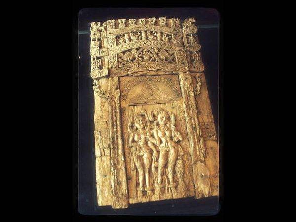 
Sebuah artifak berusia ratusan tahun yang ditempatkan dalam Muzium Mazar-i-Sharif. - Agensi