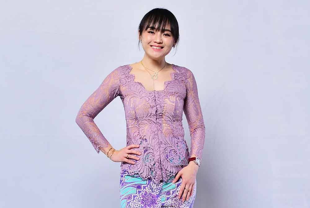 Ramah dan mudah mesra. Pemilik nama sebenar Christina Ng ini percaya wanita mampu berjaya dan lagi hebat.