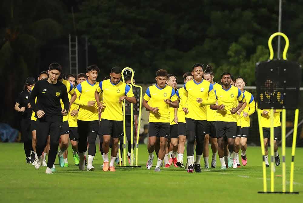 Skuad negara berdepan masalah kecergasan kerana saingan liga yang belum bermula. FOTO: FB FAM