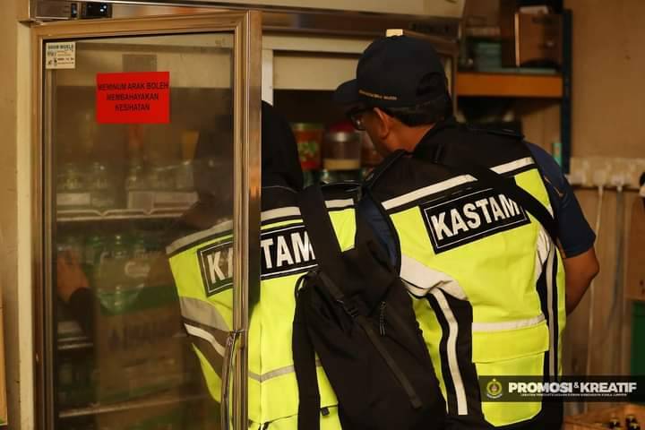 Operasi ini mendapat kerjasama JKDM dan JIM Wilayah Persekutuan Kuala Lumpur. Foto DBKL 