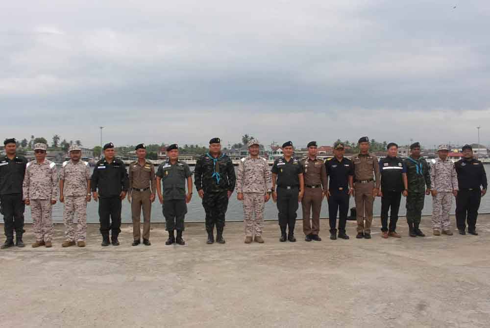 Maritim Kelantan bersama penguat kuasa dari Thailand melaksanakan operasi bersepadu dalam usaha mencegah aktiviti jenayah di sempadan Malaysia-Thailand pada Sabtu. Foto: Maritim Malaysia
