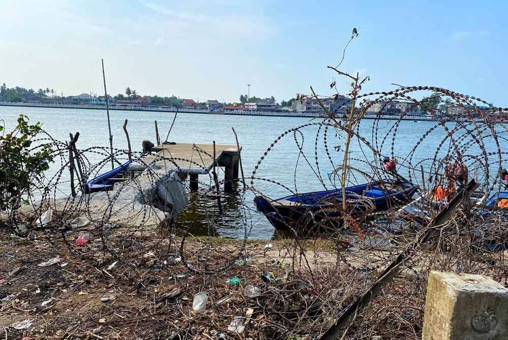 Penduduk menyifatkan tindakan merobohkan pangkalan haram bukan langkah bijak kerana ia boleh kembali dibangunkan pada bila-bila masa.