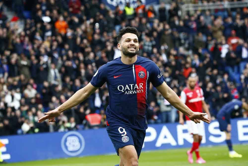 Goncalo meledak gol kedua PSG di Paris. - Foto: Agensi