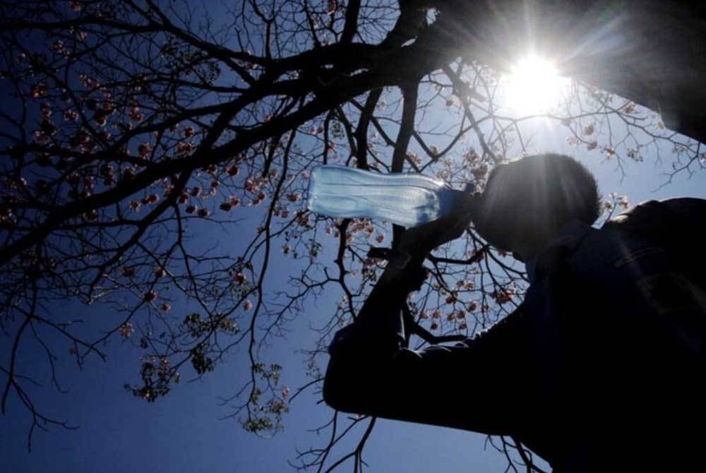 KPM bersedia menangguhkan sebarang aktiviti luar bilik darjah jika fenomena El Nino yang melanda negara ketika ini bertambah buruk. Gambar hiasan