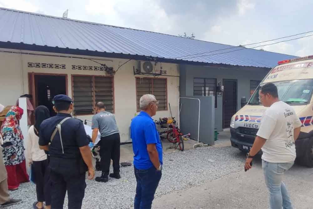 Mangsa yang cedera dibawa ke Hospital Tengku Ampuan Rahimah Klang untuk mendapatkan rawatan.