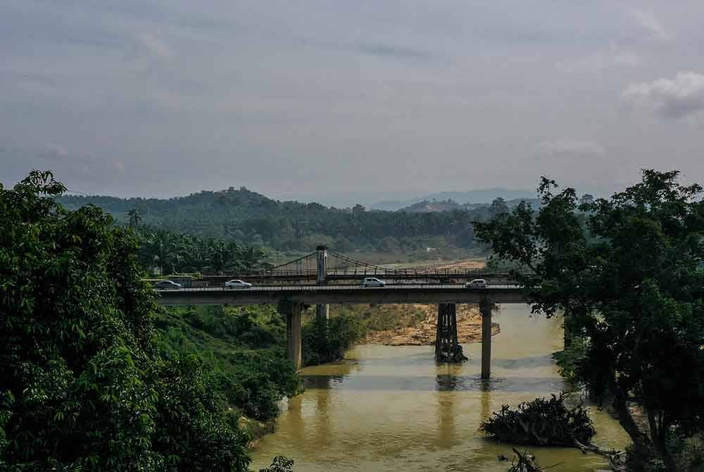 Jambatan Gantung Sultan Ismail dibina sekitar tahun 1920-an. Foto Bernama
