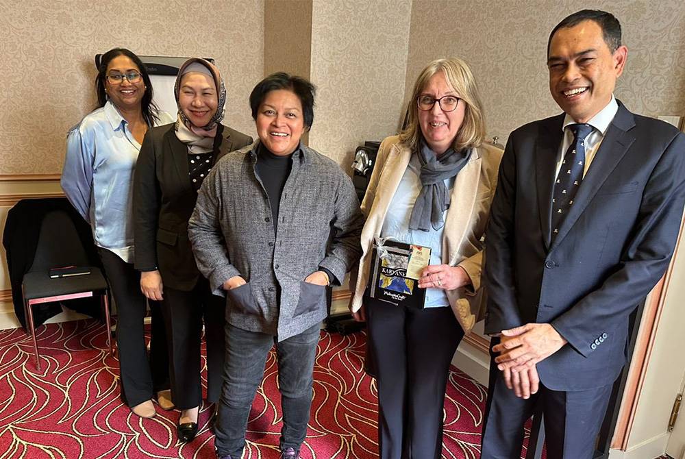 Azalina menghadiri menghadiri Mesyuarat Menteri Undang-Undang Komanwel di Paris, Perancis. Foto: X @AzalinaOthmanS