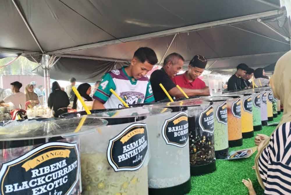 Deretan air balang pelbagai perisa diberi nama mengikut negara dan lokasi.