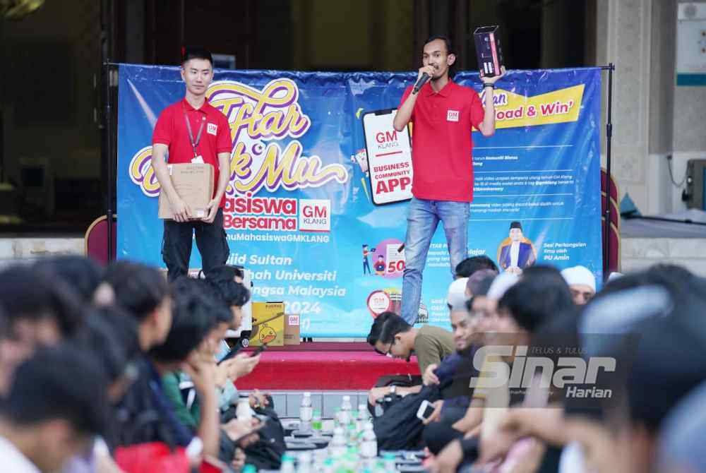 
Sesi kuiz menawarkan hadiah kepada pemenang. - Foto SINAR HARIAN/ROSLI TALIB