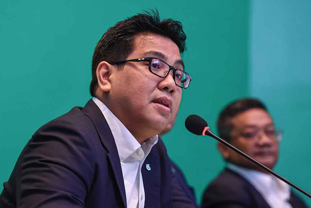 Tengku Muhammad Taufik pada sesi pengumuman prestasi kewangan kumpulan itu bagi 2023, pada Jumaat. Foto Bernama