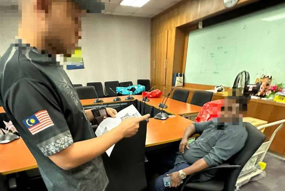 Antara majikan yang disiasat Imigresen Kuala Lumpur pada Jumaat selepas dipercayai memalsukan dokumen bagi memohon kuota pekerja asing. Foto: Imigresen Kuala Lumpur