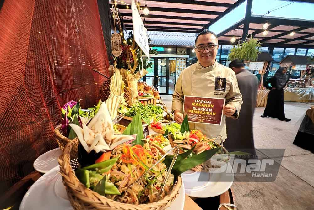 Cef Nor Arazman mengingatkan pelanggan supaya tidak membazir makanan.