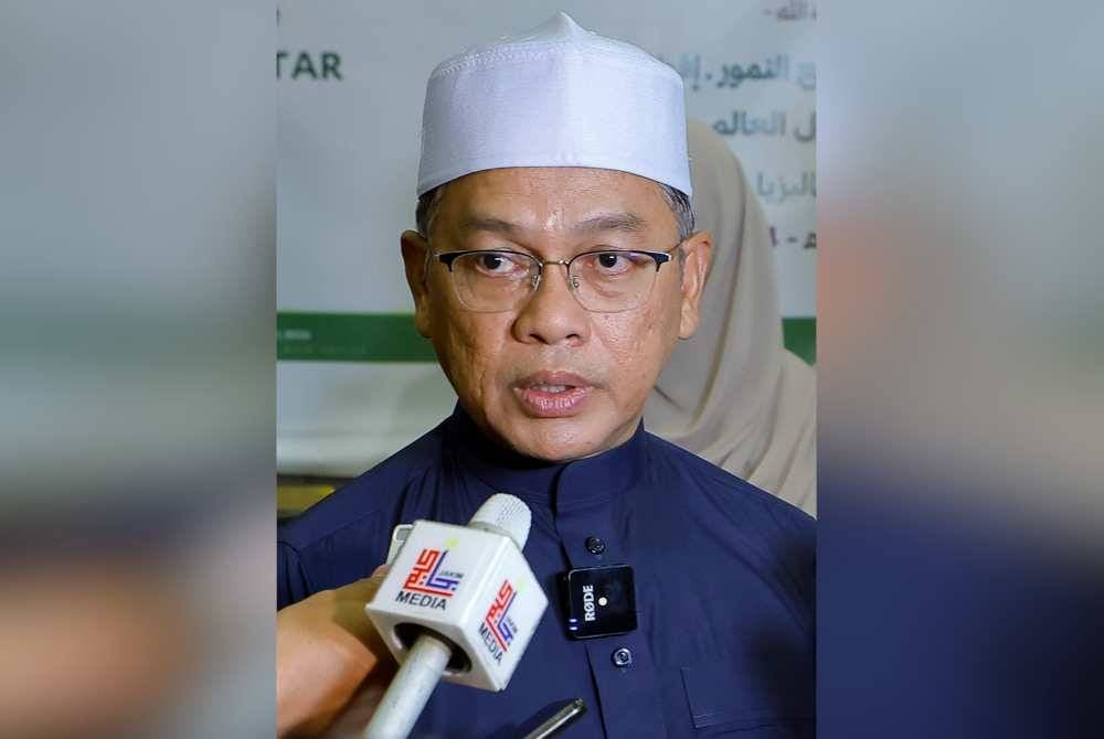 Mohd Na'im bercakap kepada pemberita pada Majlis Pelancaran Program Hadiah Penjaga Dua Tanah Haram Raja Salman Bin Abdul Aziz Al-Saud di Masjid Tuanku Mizan Zainal Abidin. Foto Bernama